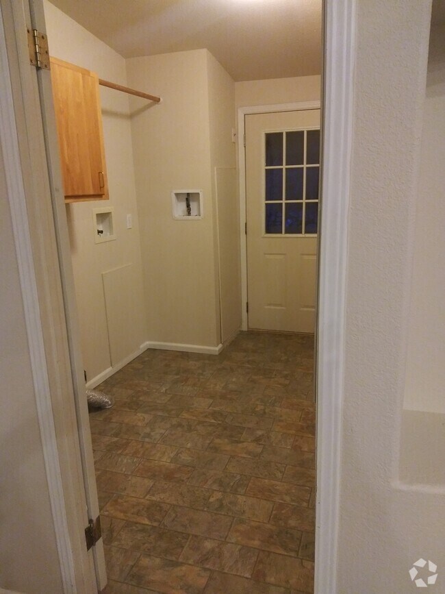 1166 Riverfront Way, Cottage Grove, OR 97424 House Rental in Cottage