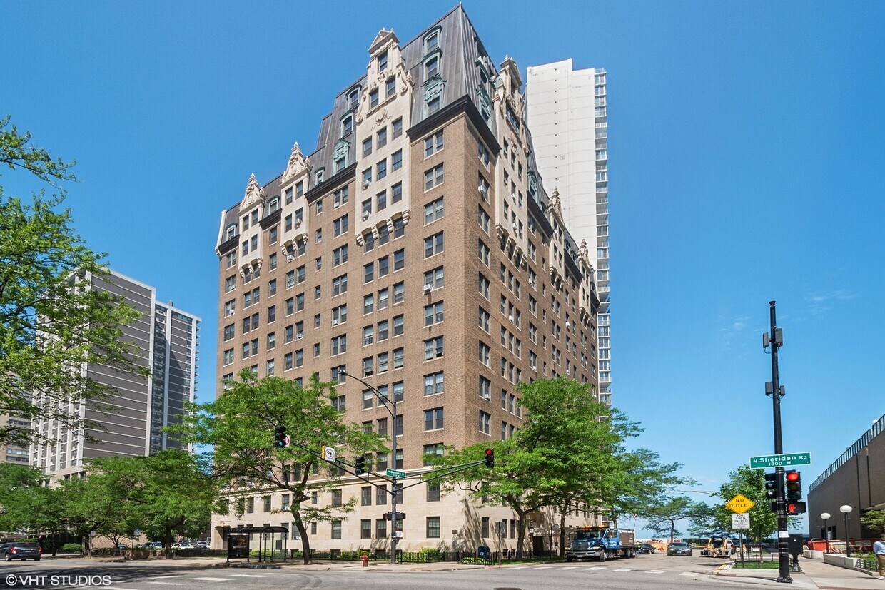 Primary Photo - 6101 N Sheridan Rd