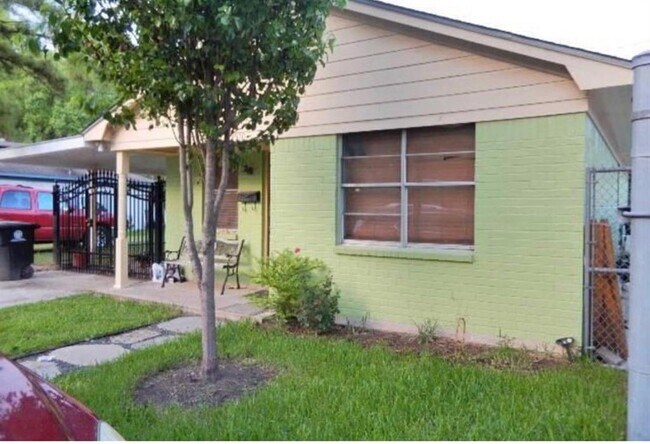 Foto del edificio - 4510 Pecan Park Cir