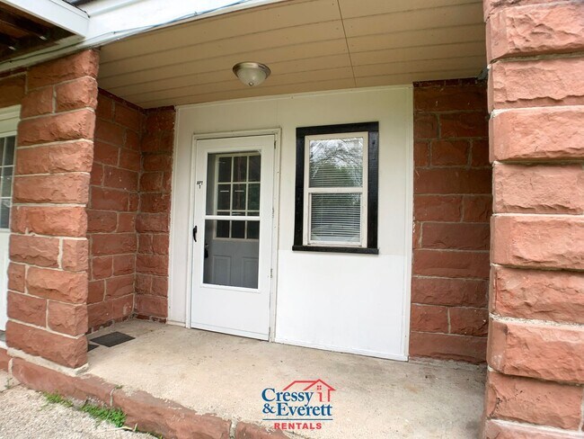 Foto del edificio - 2551 Juniper Rd