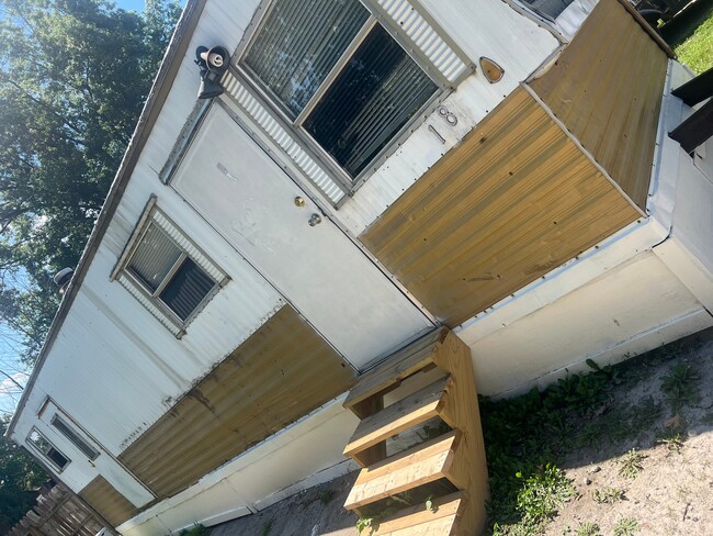 Building Photo - 35270 Glenwood Rd