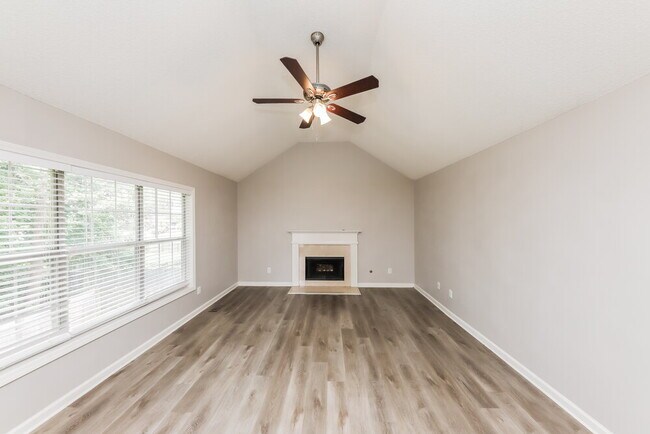 Foto del edificio - 1004 Crooked Creek Ct SE