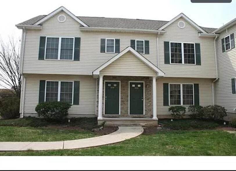 Primary Photo - 36 Henry Street Unit 36B