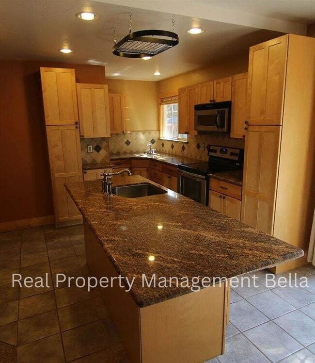 Foto del edificio - Charming property situated in the highly sought-after South Lake Tahoe Area