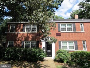 Building Photo - 223 N George Mason Dr