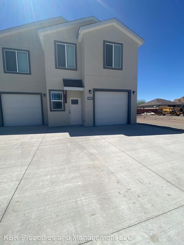 4 br, 3 bath House 909 Douglas House Rental in Alamosa, CO
