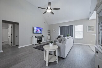 Building Photo - 11 Cobblestone Dr NW