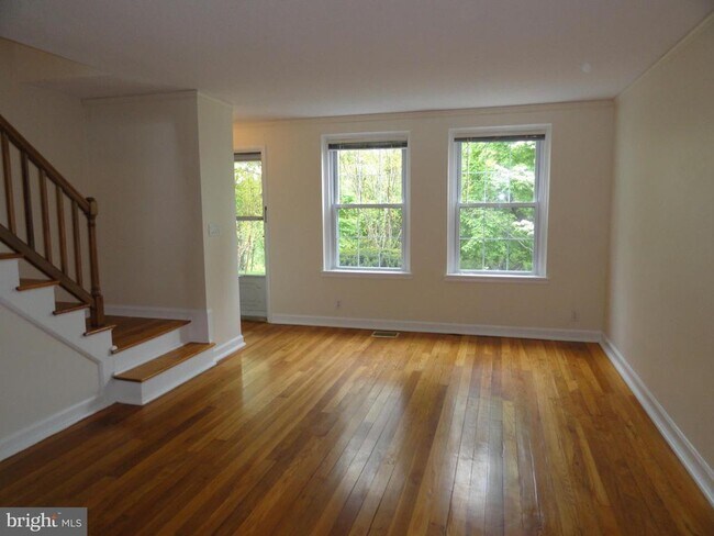 Foto del edificio - 4800 S 28th St