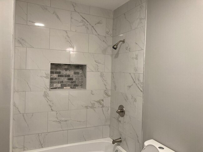 Foto del edificio - 926 N Saint Bernard St