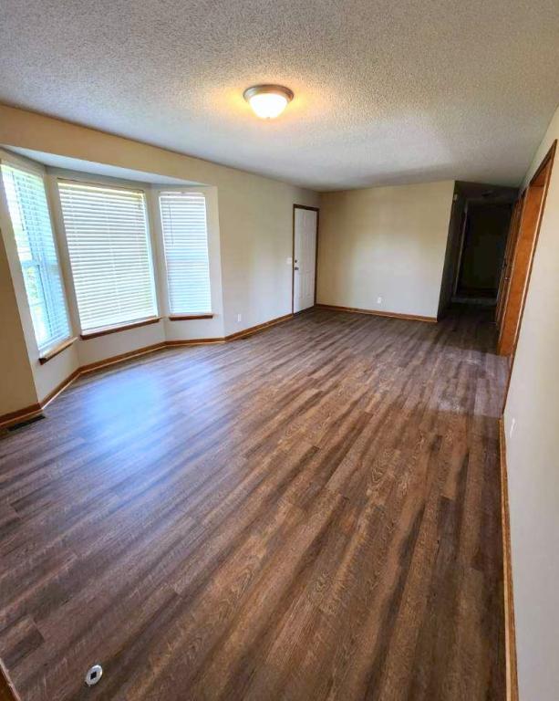 Building Photo - 211 E 22nd St