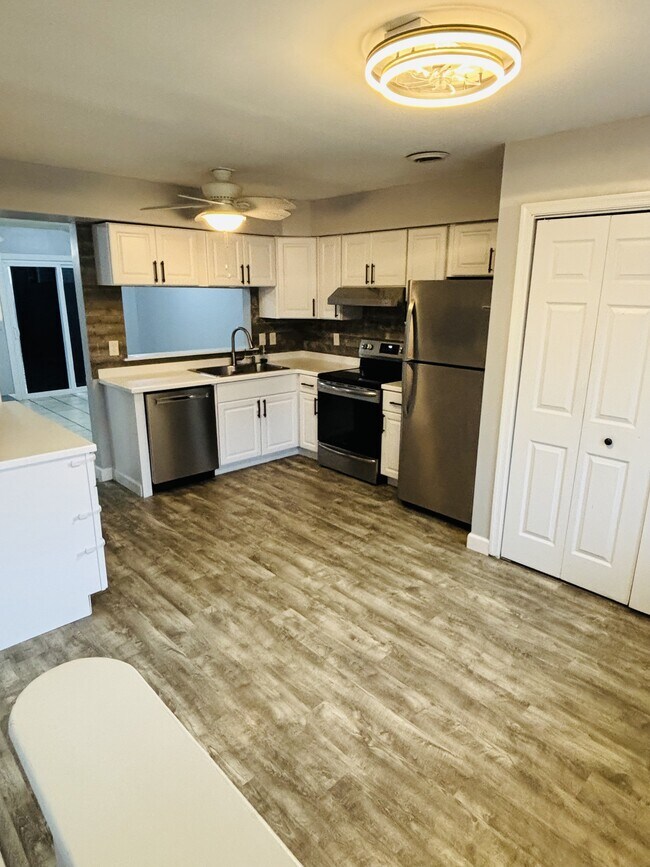 Building Photo - 478 Hill Meadow Dr