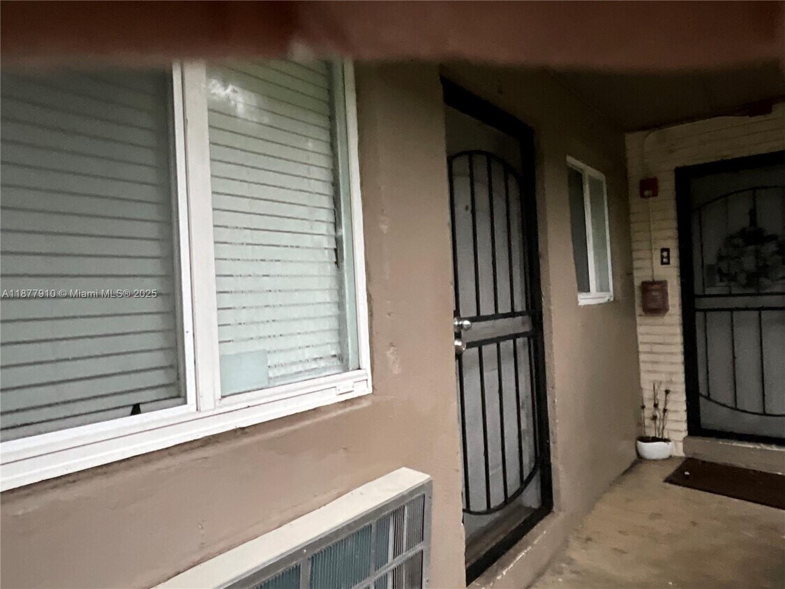 Foto principal - 3333 NW 5th Ave