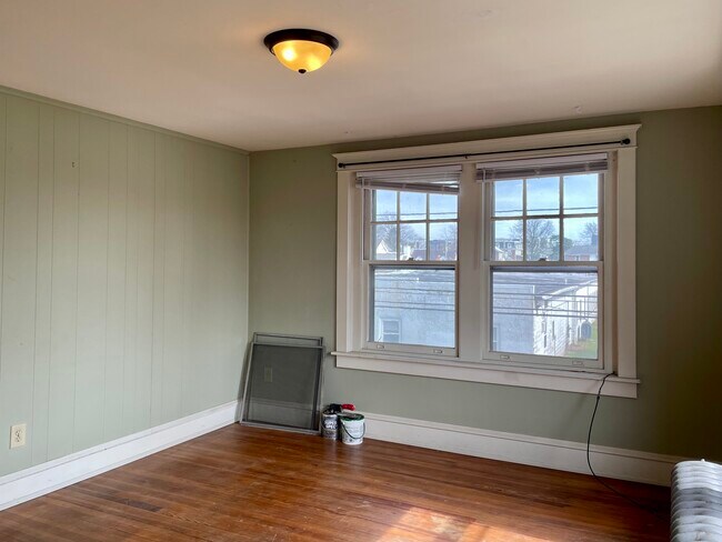 Building Photo - 300 W Mount Vernon St