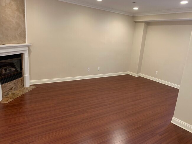 Sala de estar - 8800 Etiwanda Ave