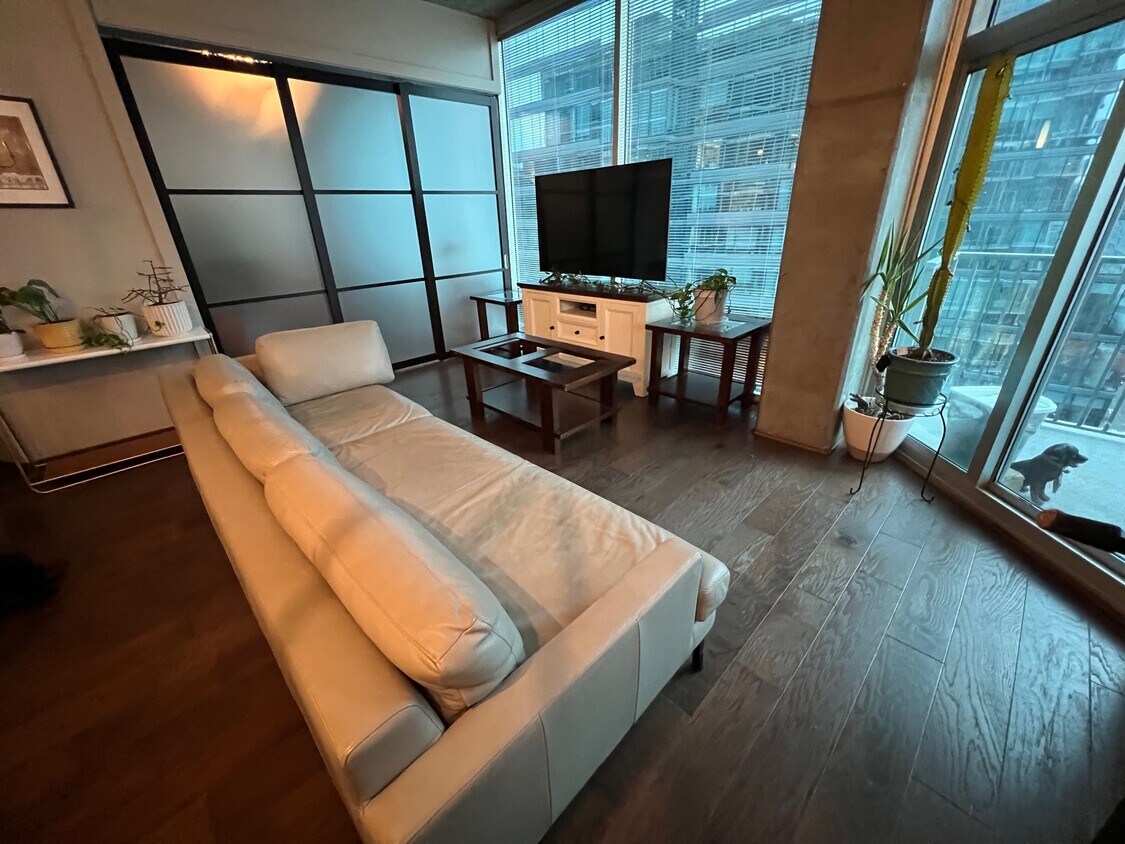 Foto principal - 923 Peachtree St NE