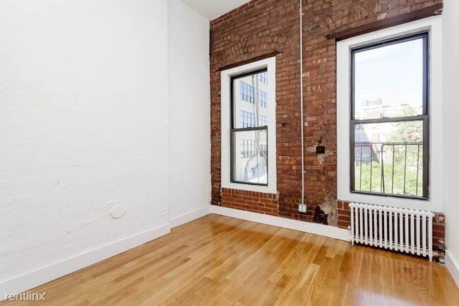 Foto del edificio - 4 br, 2 bath Duplex - 20 Vandam St