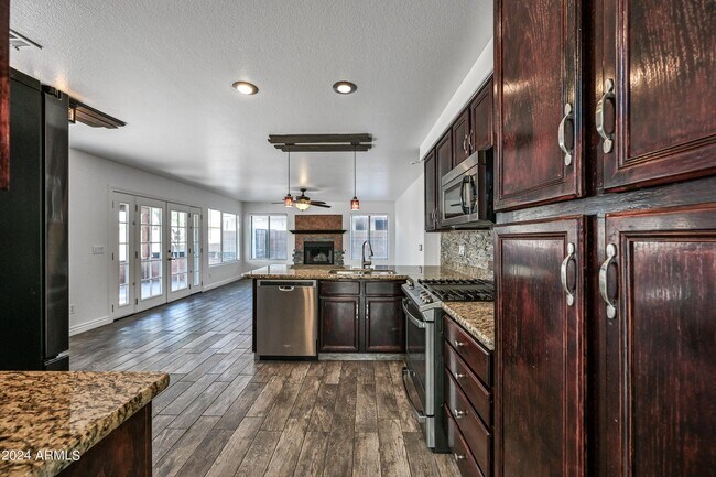 Building Photo - 1836 E Aspen Way
