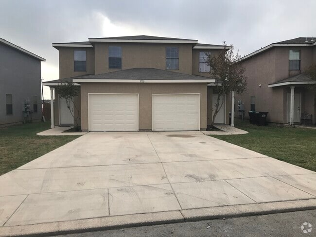 Building Photo - 5750 Golf Hts