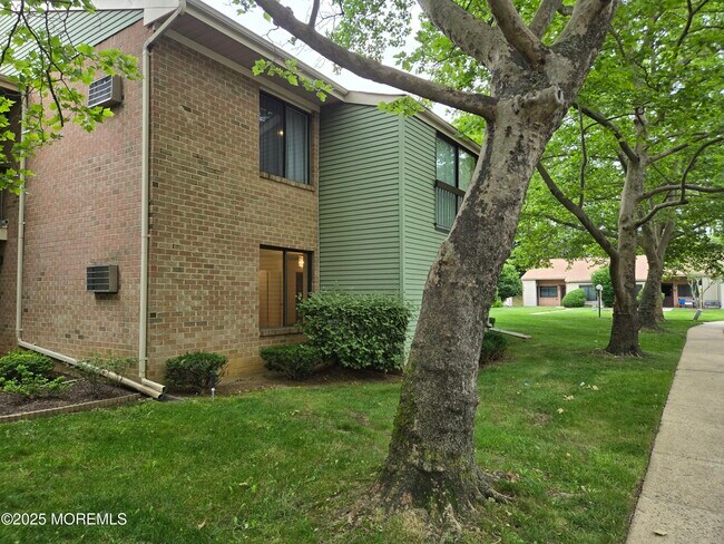Building Photo - 218 Medford Ct