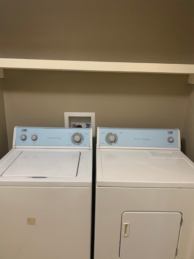 Foto del edificio - 1705 W Portales Dr