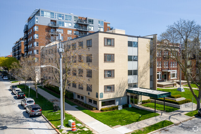 Building Photo - Claridge Hall