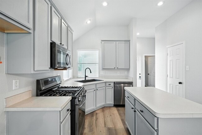Building Photo - 11744 Ficus Dr
