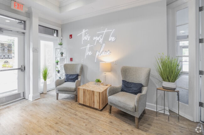 Vestíbulo - Channel Family Apartment Homes