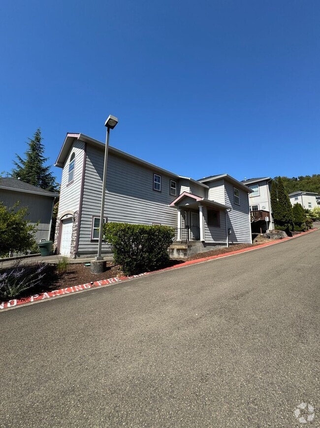 Building Photo - 1454 Four Seasons Dr