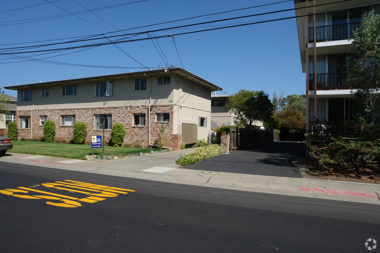 Primary Photo - 124 27th Ave
