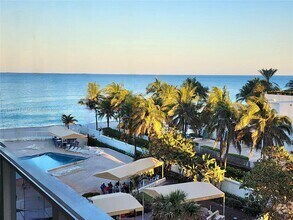 Building Photo - 3505 S Ocean Dr