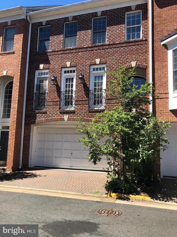 Building Photo - 1326 Lessard Ln
