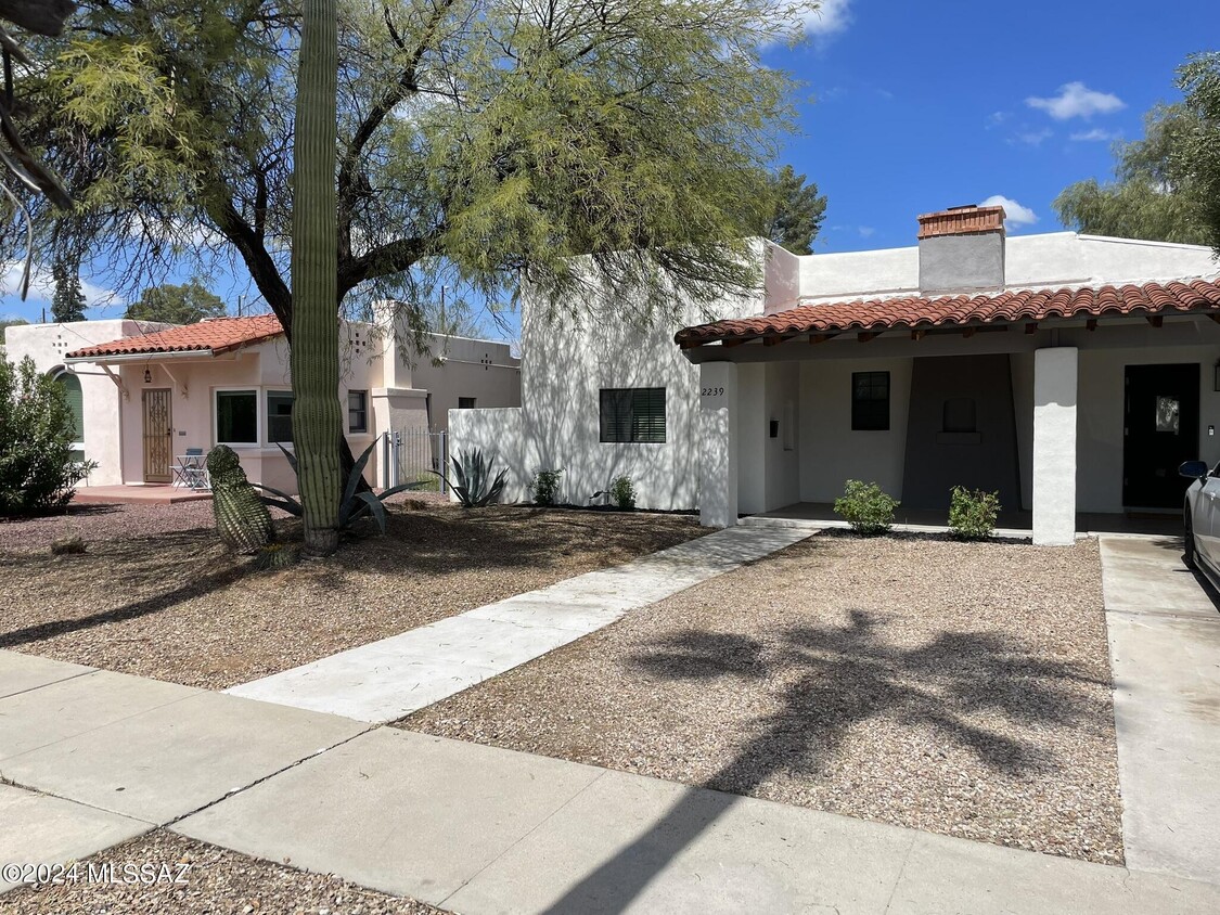 Primary Photo - 2239 E 4th St