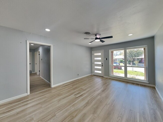 Foto del edificio - 2111 Melissa St