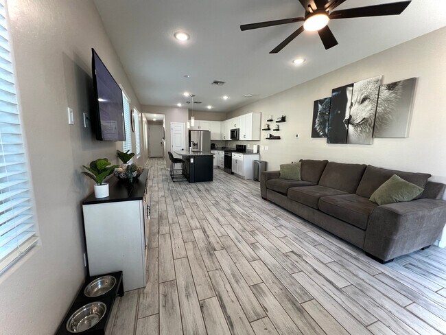 Foto del edificio - 2126 N Marketside Ave