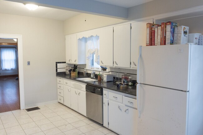 Foto del edificio - 139 Mayfield Ave NE