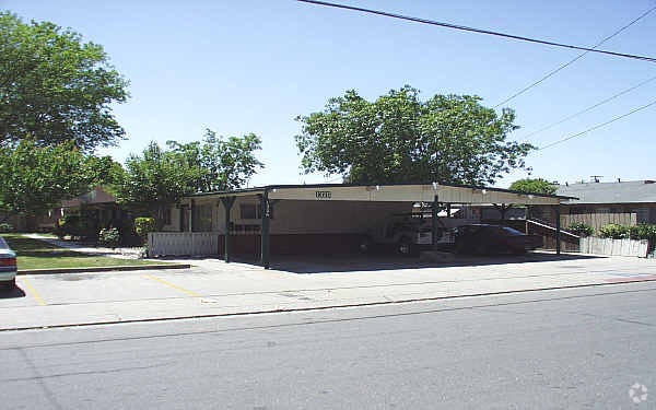 Foto principal - 1322-1326 Leonard Ave