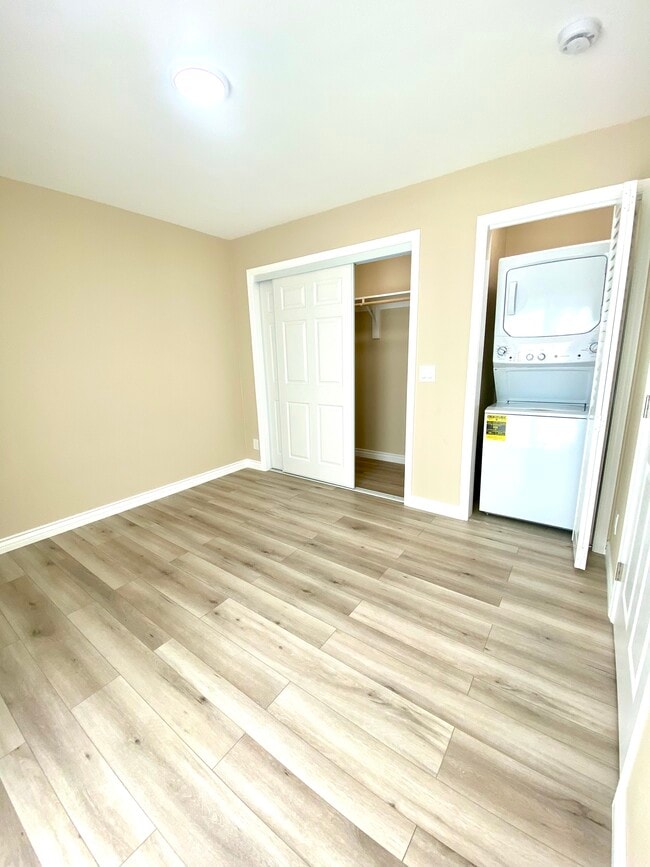 Building Photo - 1105 Debra Dr