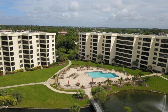 Foto del edificio - 5740 Midnight Pass Rd