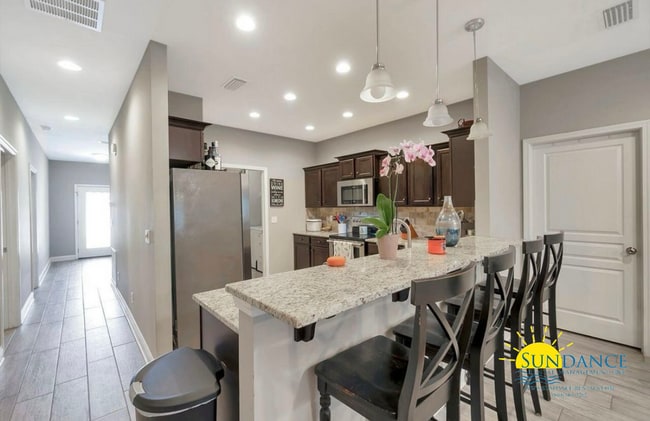 Building Photo - Exceptional 4-Bedroom Home in Navarre!