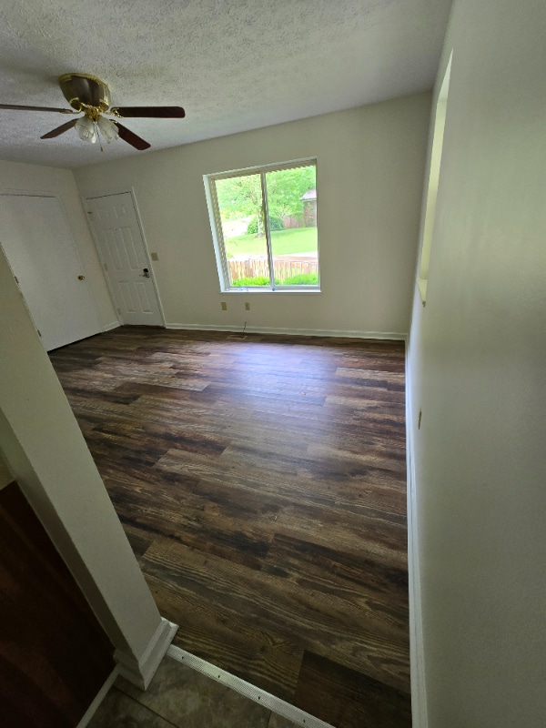 Building Photo - 382 Pleasant Valley