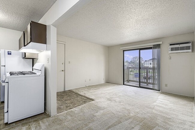 Building Photo - West Wind Apartments