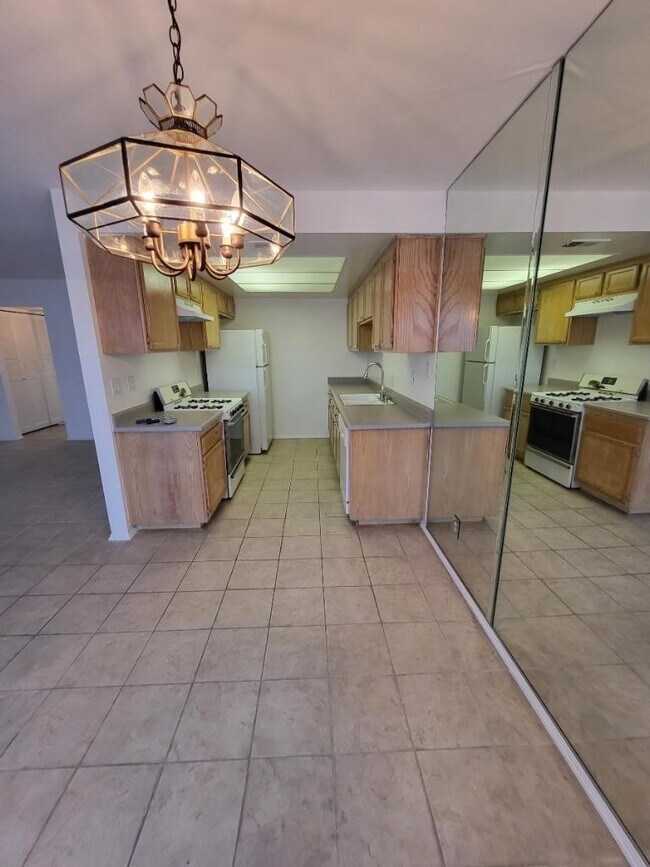 kitchen - 1931 Malcolm Ave