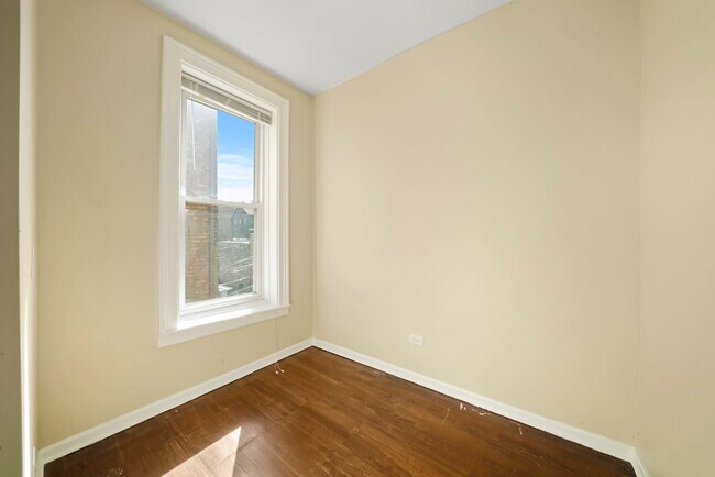 Foto del edificio - 1709 S Racine Ave