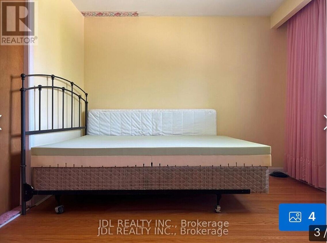 Photo du bâtiment - 135 Estelle Ave