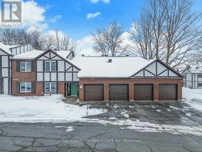 Building Photo - 8 Stonehill Ct