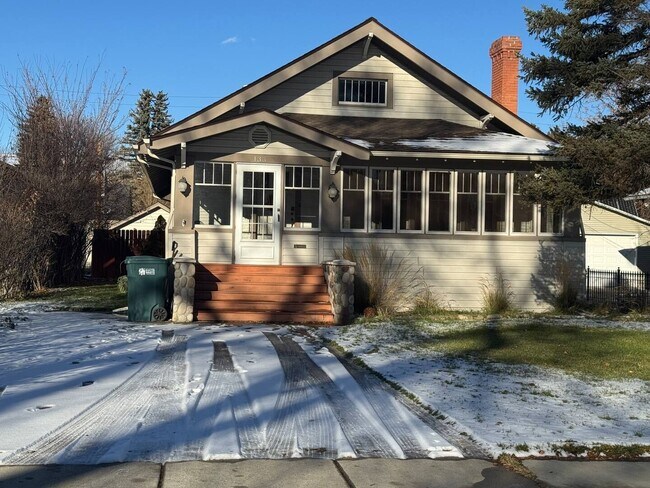 Building Photo - Fully Furnished 4-Bedroom Home Near Clinics | All Utilities & Wi-Fi Included