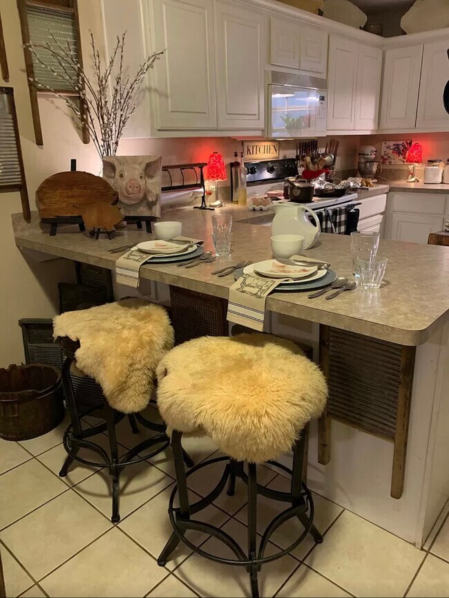 Foto del edificio - 1411 Western Oaks Ct