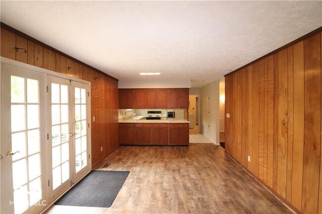 Building Photo - 424 Concord Ln