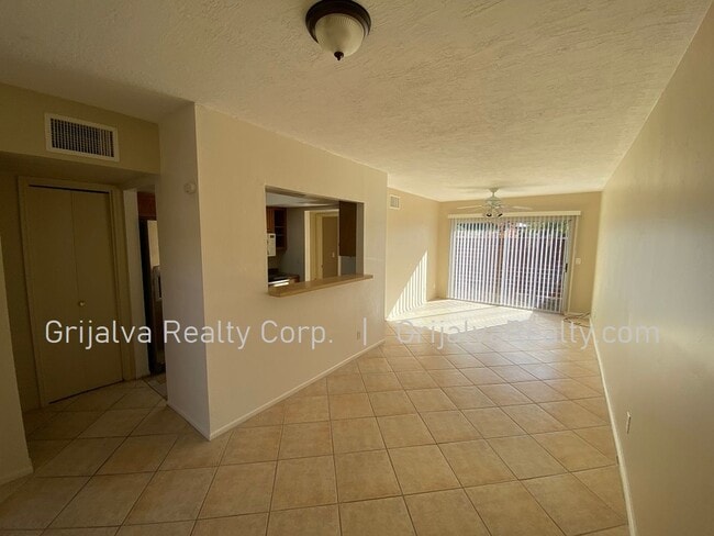 Photo - 3411 E Glenn St Apartment