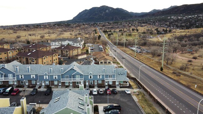 Foto del edificio - 2188 Giltshire Dr